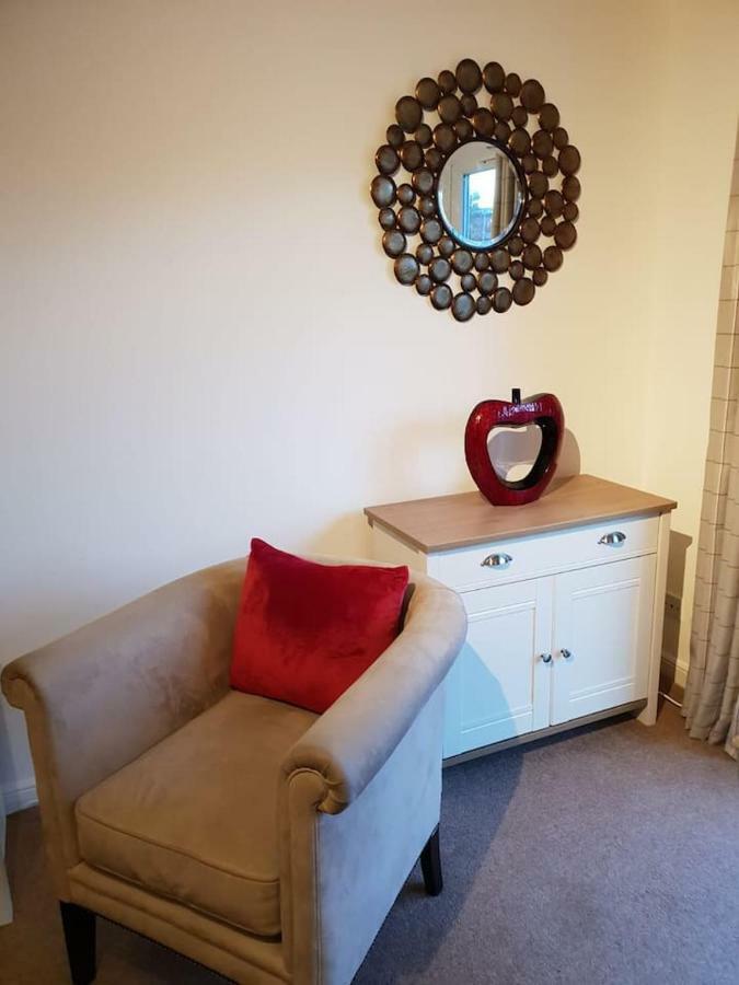 Chic Flat At Hairmyres Hospital & Train Station Daire East Kilbride Dış mekan fotoğraf